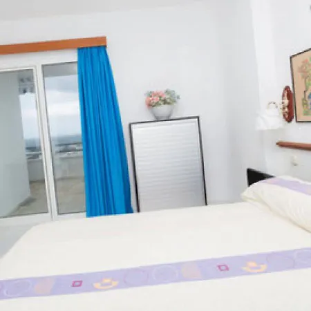 2 Bedroom Aprt Ocean View Apartment *